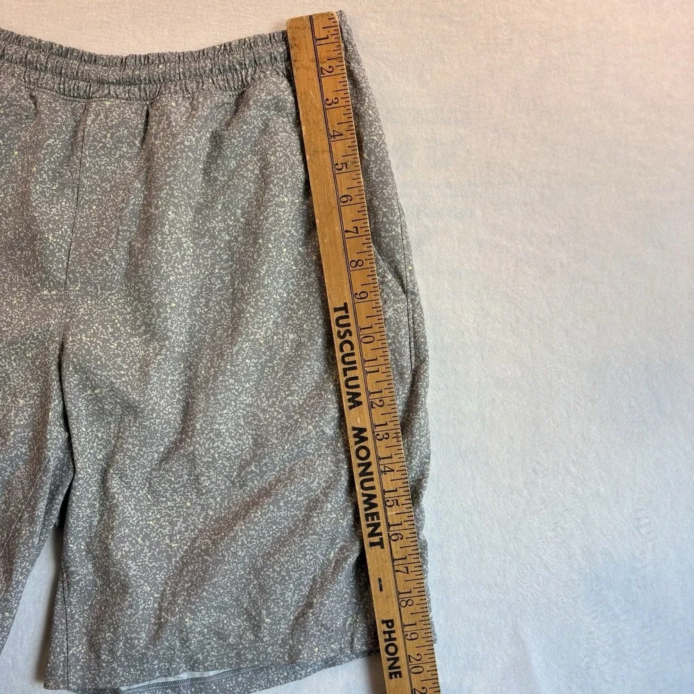 Lululemon Shorts Mens L Jitter Dot Gray Pace Breaker Lined Stretch Zip Pocket